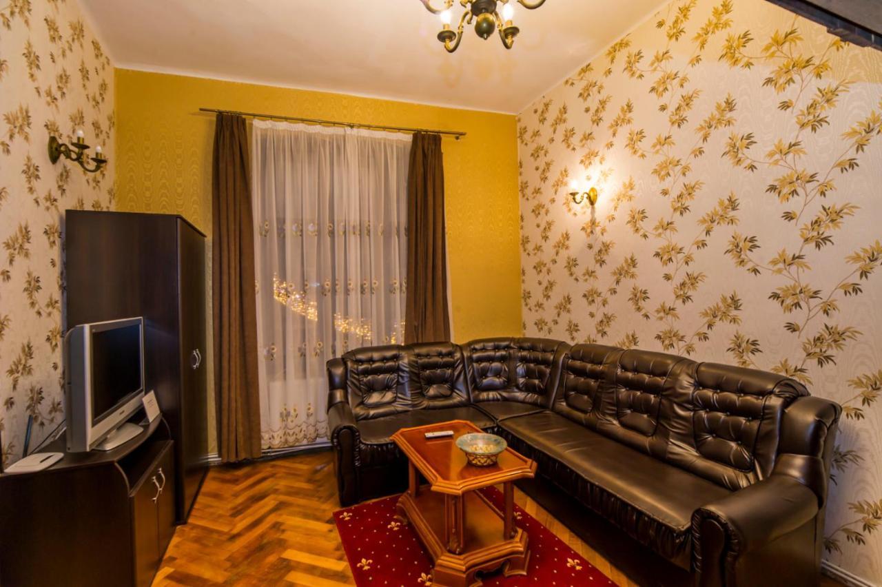 Aristocrat Vintage Apartment Brașov Exterior foto