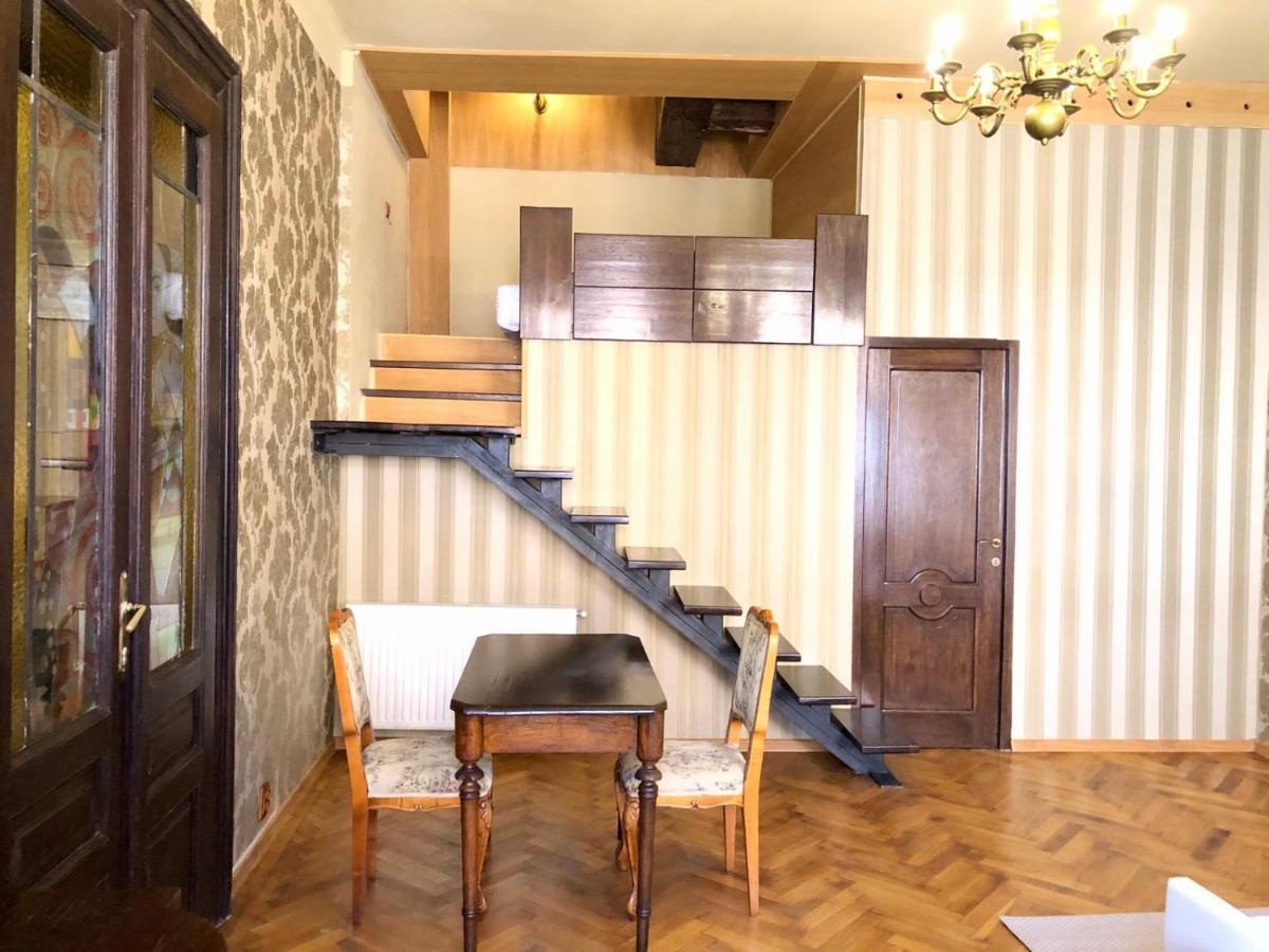 Aristocrat Vintage Apartment Brașov Exterior foto