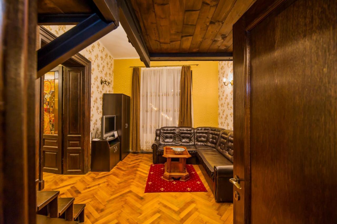 Aristocrat Vintage Apartment Brașov Exterior foto