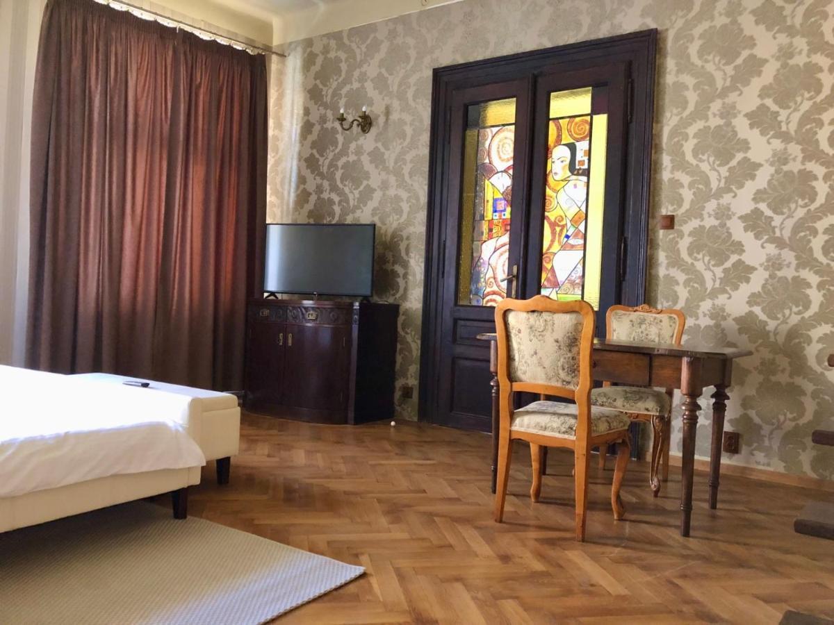 Aristocrat Vintage Apartment Brașov Exterior foto