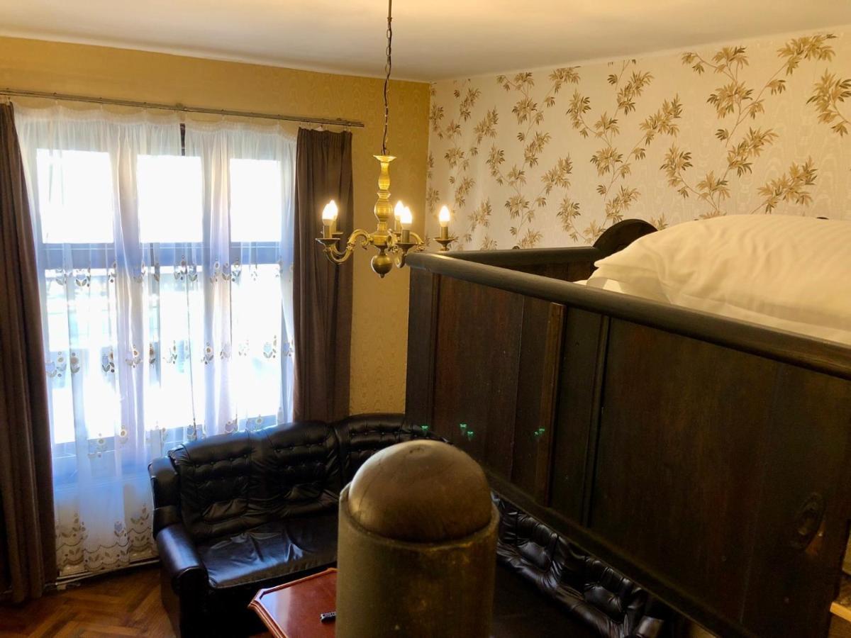 Aristocrat Vintage Apartment Brașov Exterior foto
