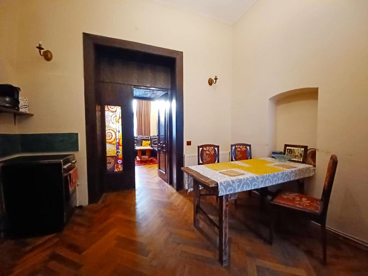 Aristocrat Vintage Apartment Brașov Exterior foto